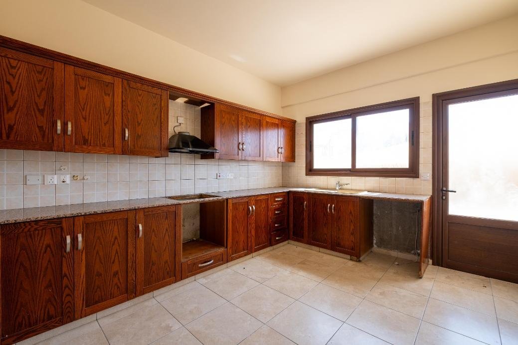 3 bedroom house in Agios Theodoros, Larnaca photo 16