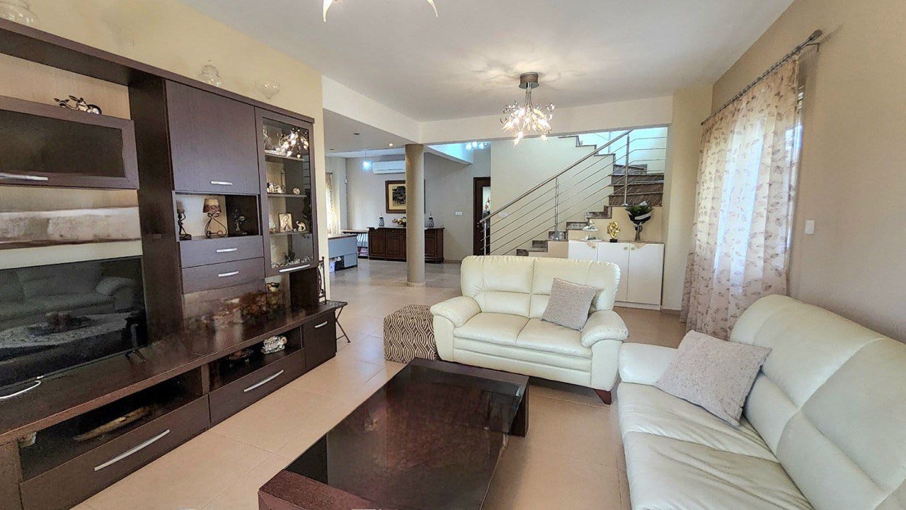 4 BR House in Anthoupoli, Limassol photo 8