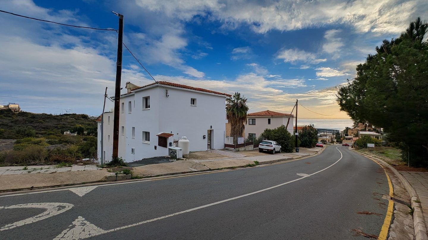 Three-Bedroom, Two Storey Semi-detached House, Tala, Paphos photo 9