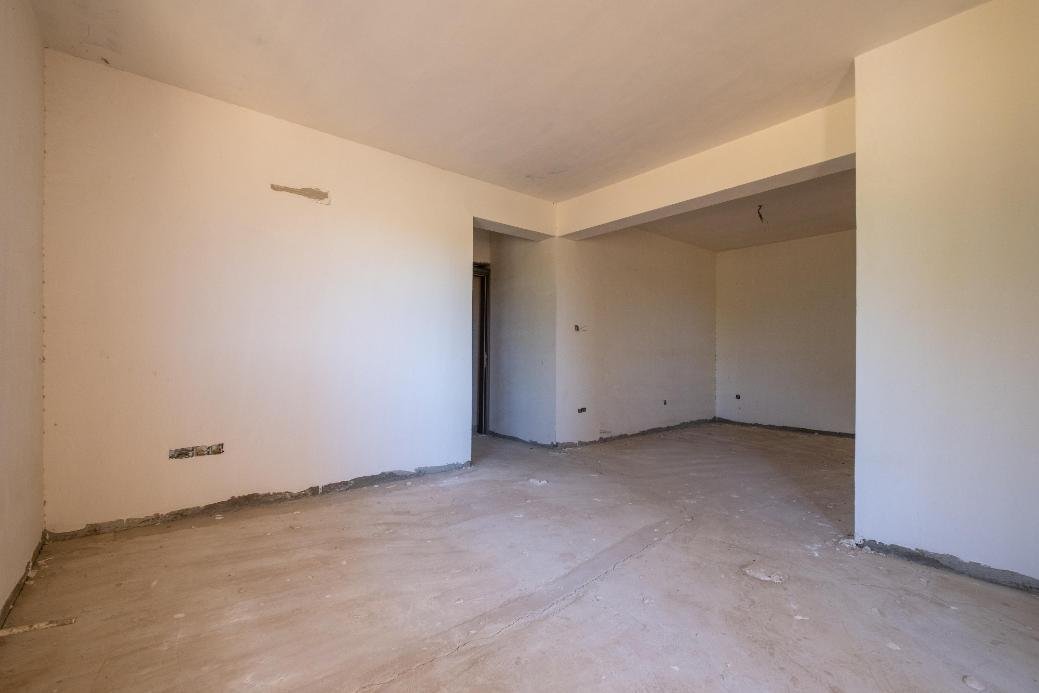 Incomplete 3 bedroom apartment in Polemidia, Limassol photo 10