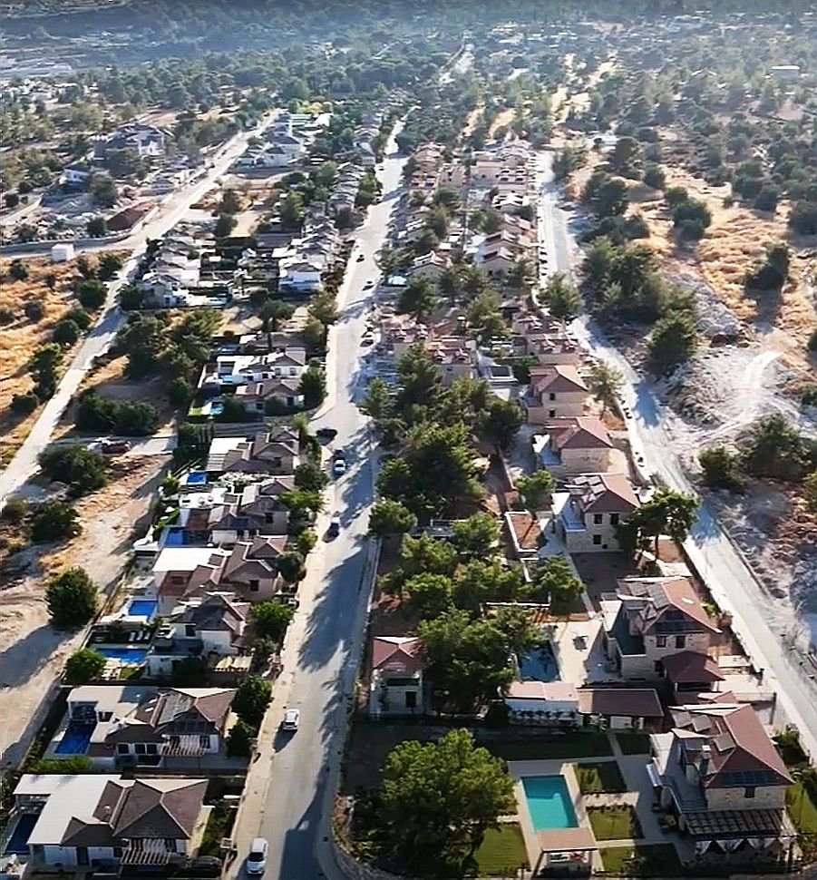 4 BR House in Souni photo 5