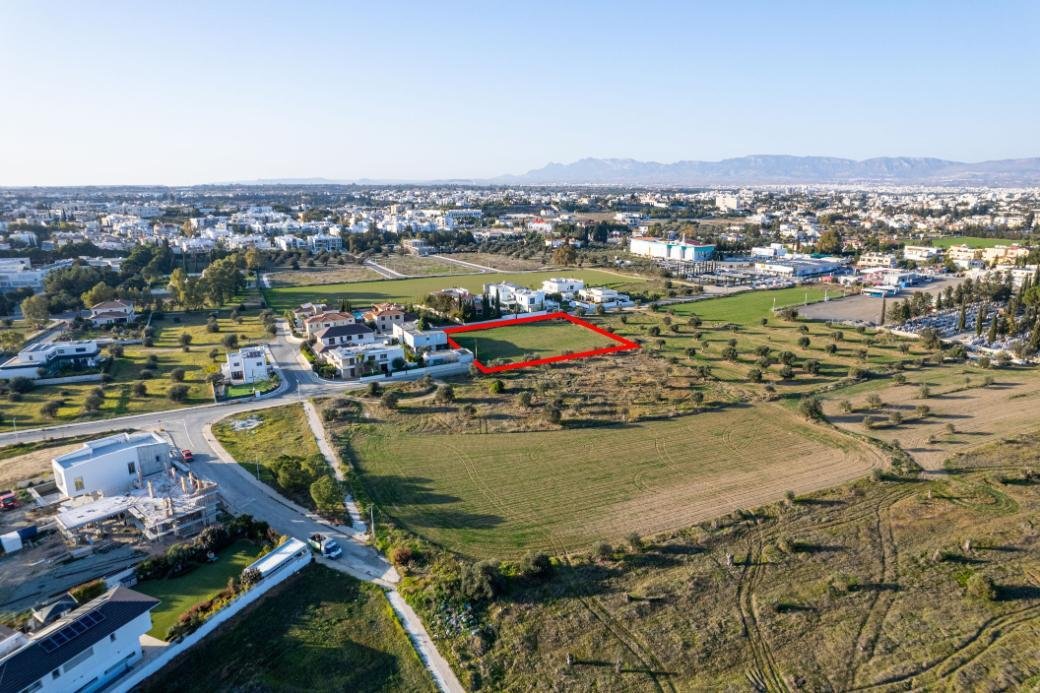 Shared residential field in Chryseleousa, Strovolos photo 2