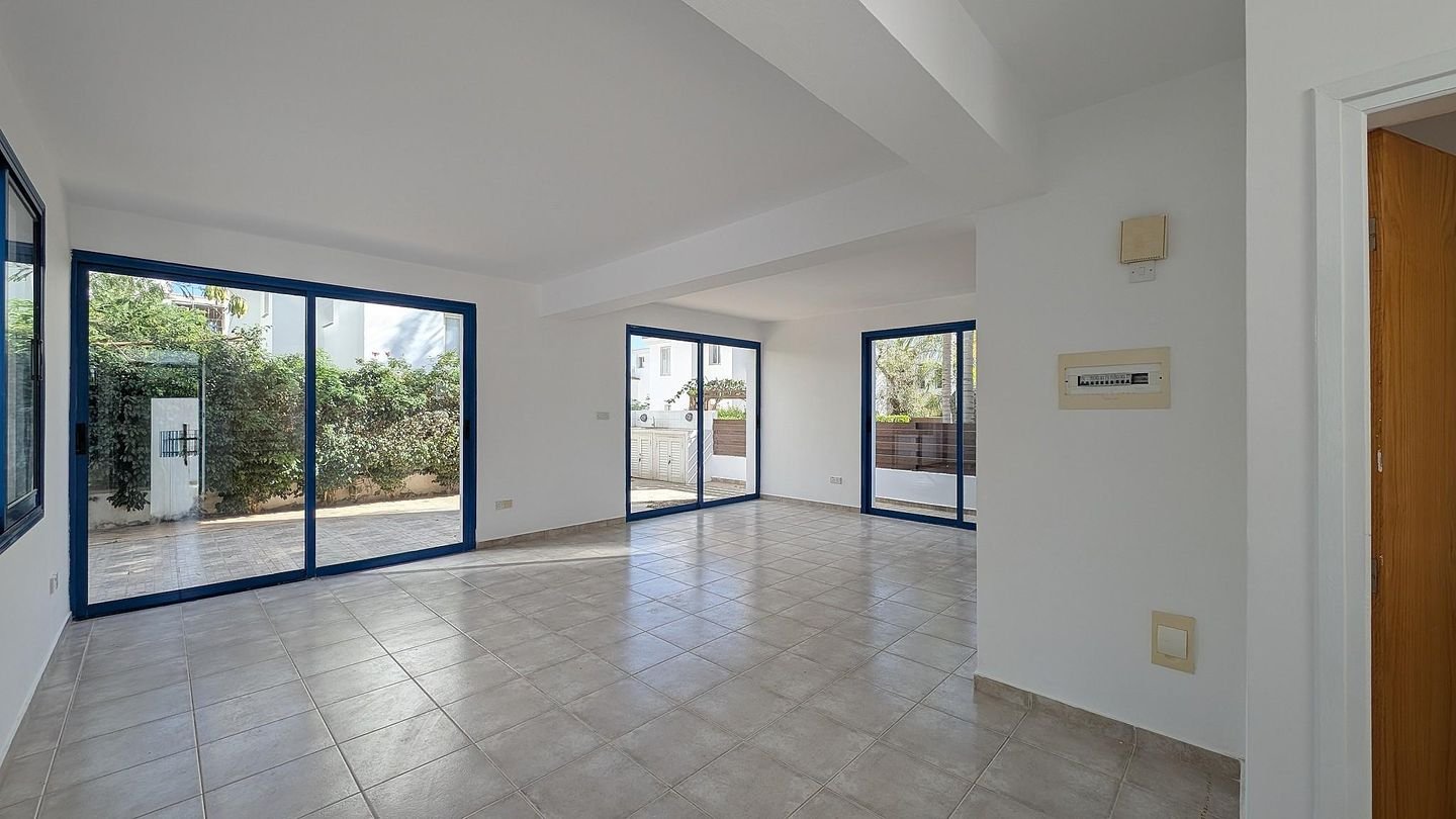 Steps from the beach - Detached Coastal House in Paralimni, Ammochostos photo 9