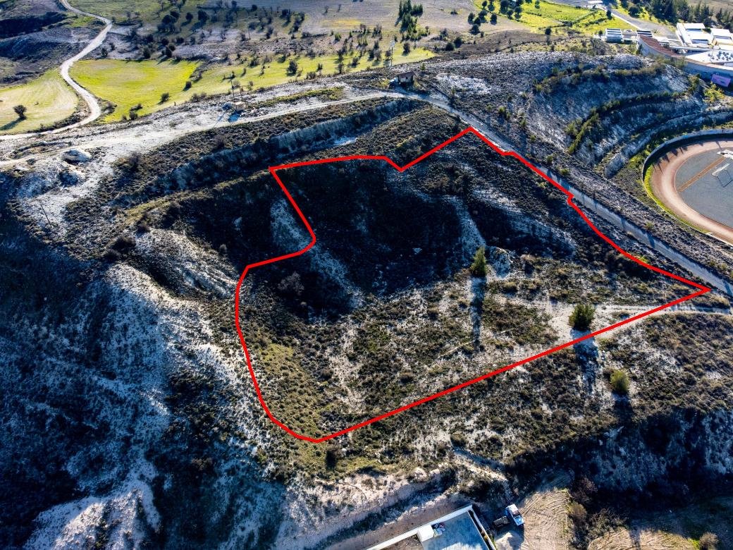 Shared residential field in Arediou, Nicosia photo 3