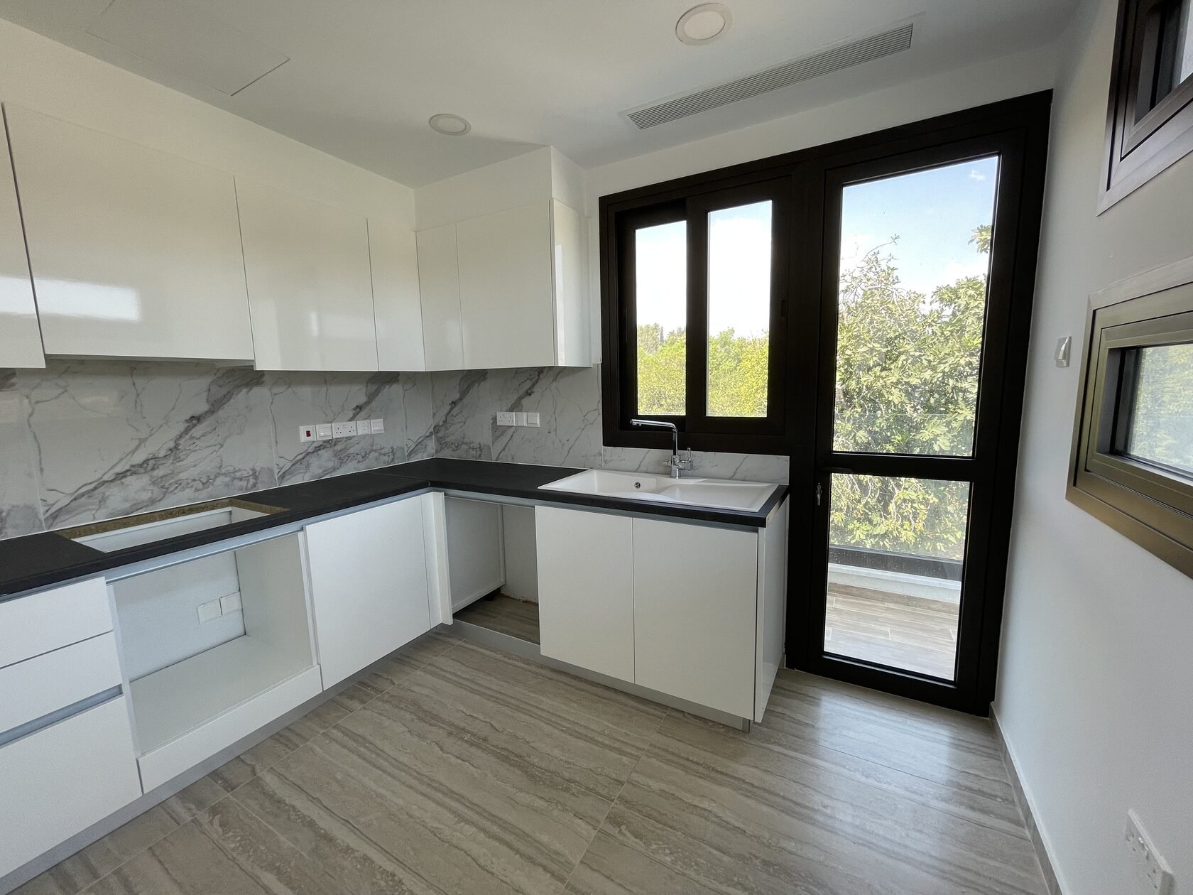 2 BR Apartment in Limassol photo 16