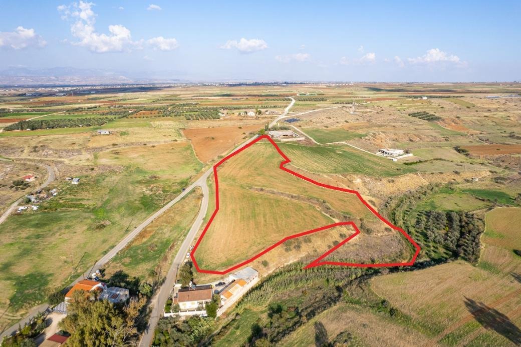 Field in Potami, Nicosia photo 3