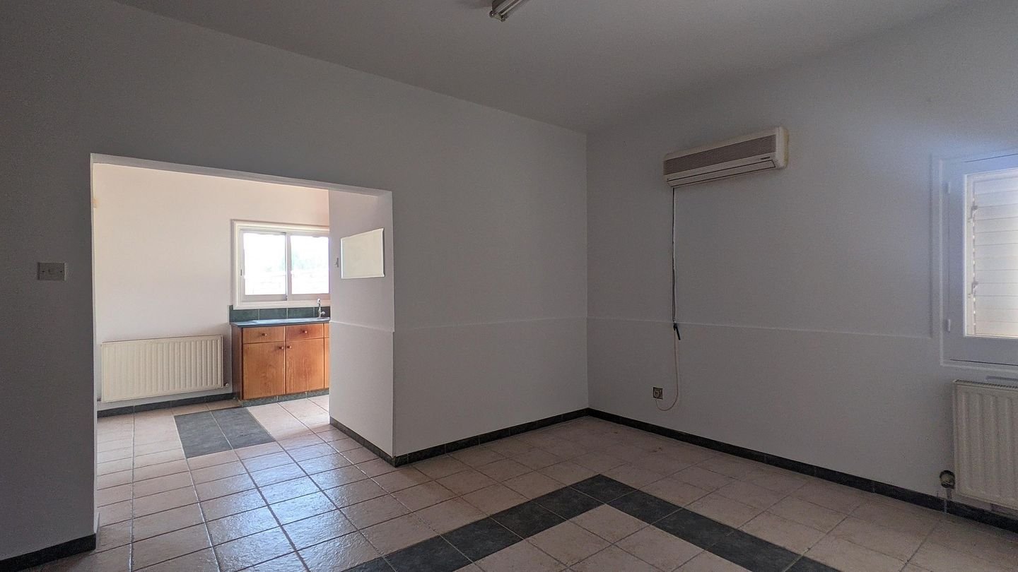 Residential building in Kokkinotrimithia, Nicosia photo 30