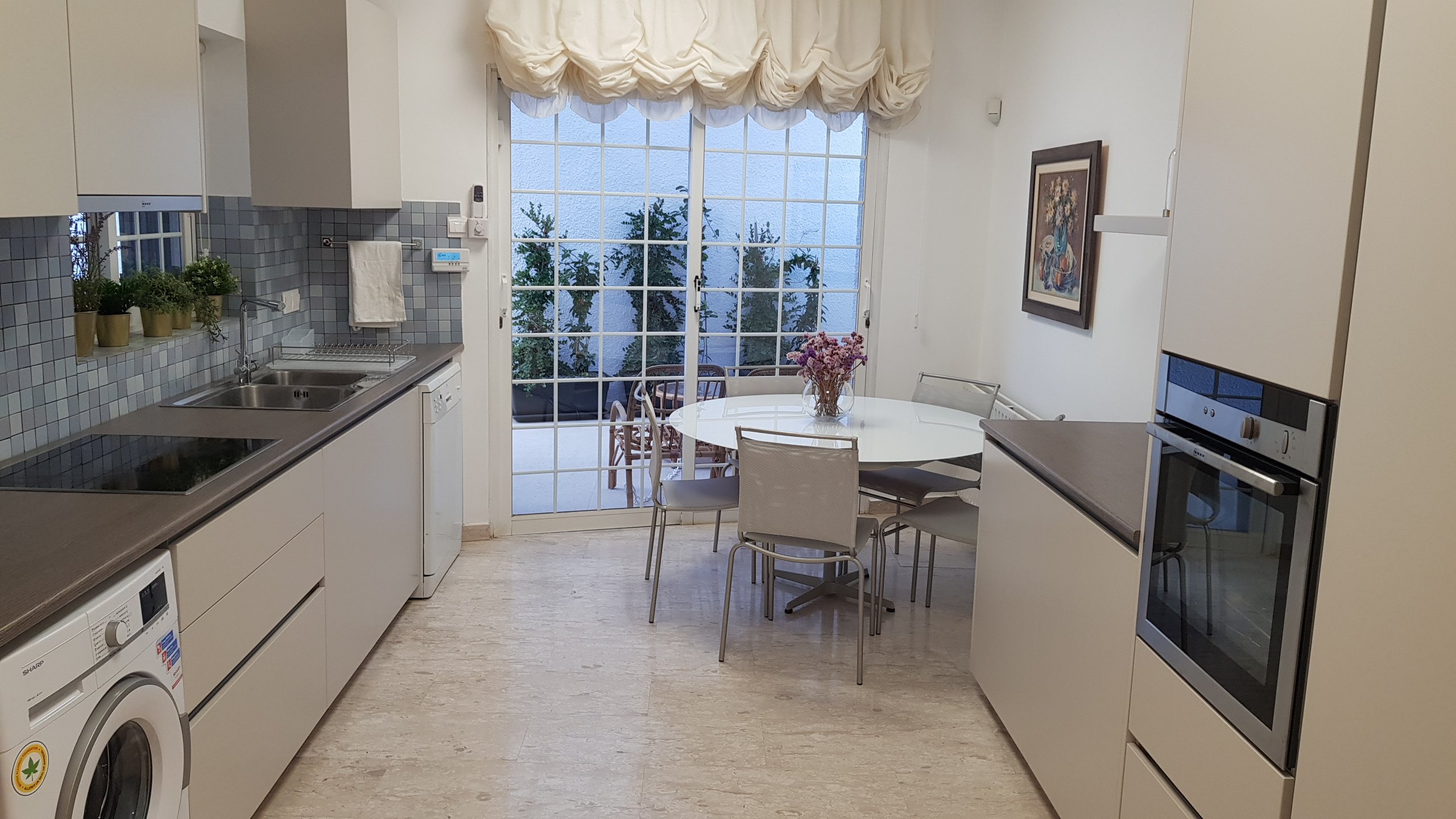 Renovated 3 BR house in the centre of Limassol photo 9