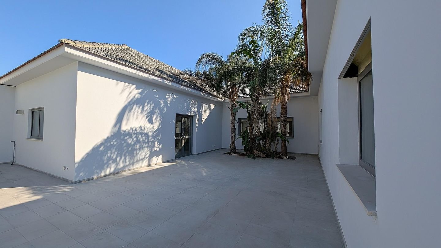 Elegant Detached Home with Pool in Moni, Limassol photo 24