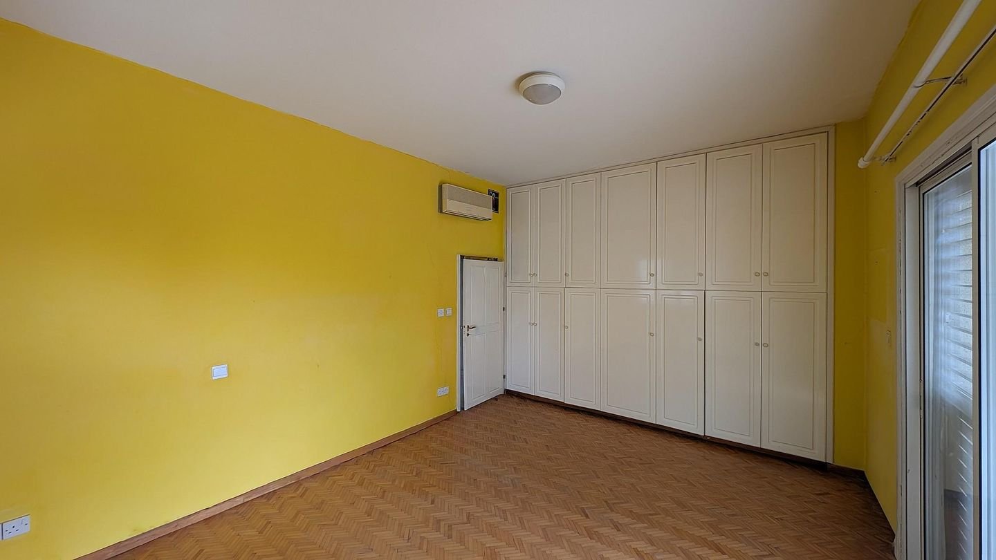 4-Bedroom Detached Villa with Pool & Loft in Egkomi, Nicosia photo 30