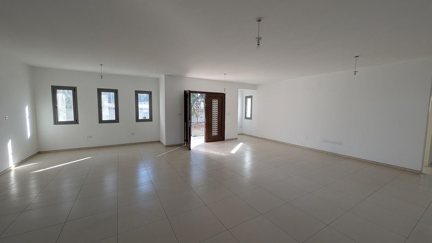 Elegant Detached Home with Pool in Moni, Limassol photo 8