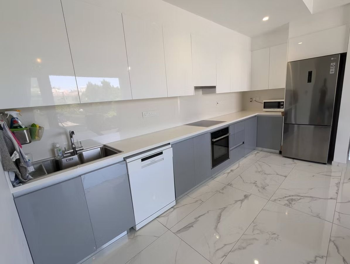 2 BR Apartment in Mesa Geitonia, Limassol photo 13