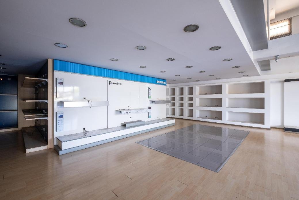 Shop with mezzanine in Agios Antonios, Nicosia photo 13