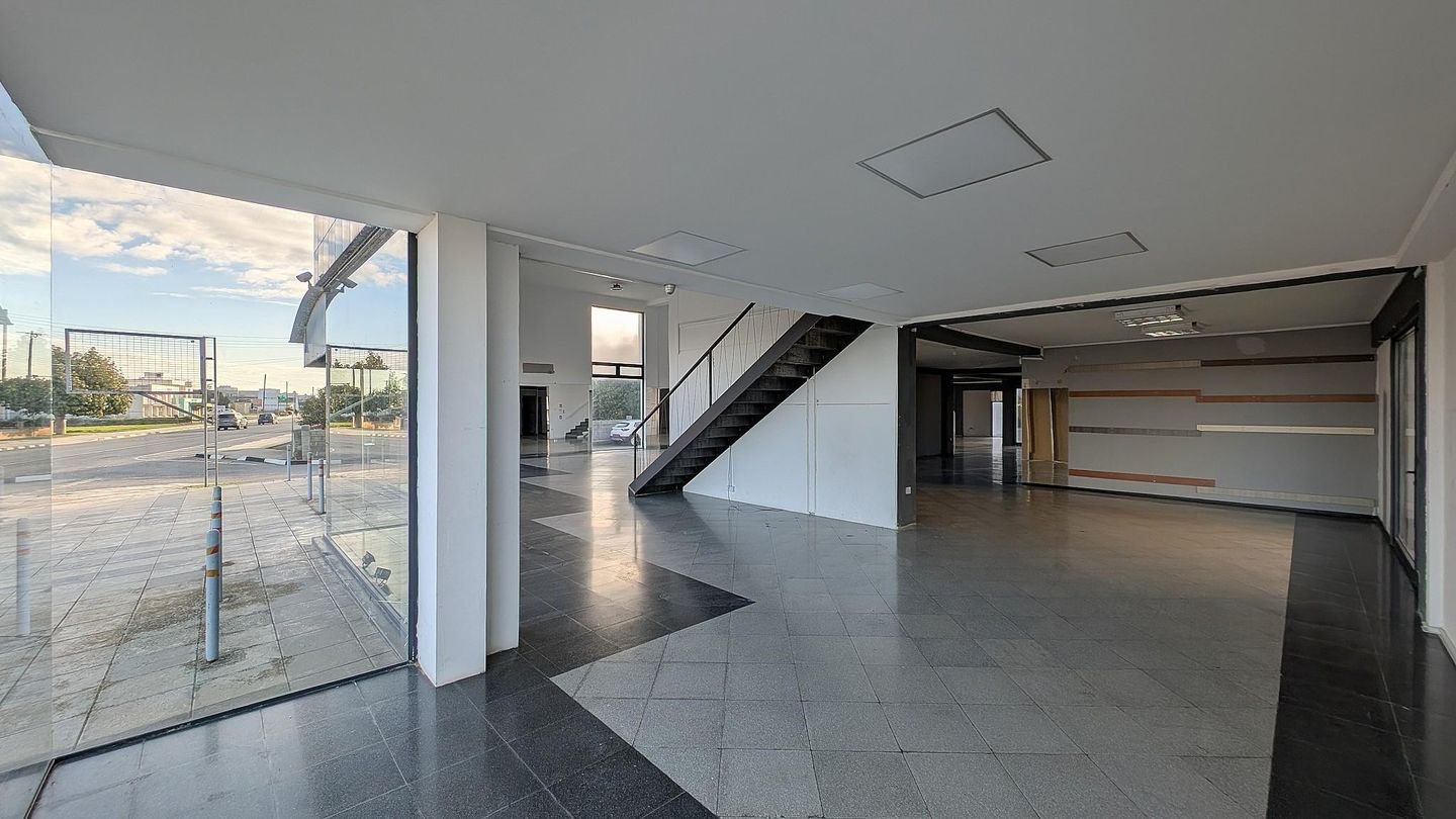 Commercial building in Kokkinotrimithia, Nicosia photo 15