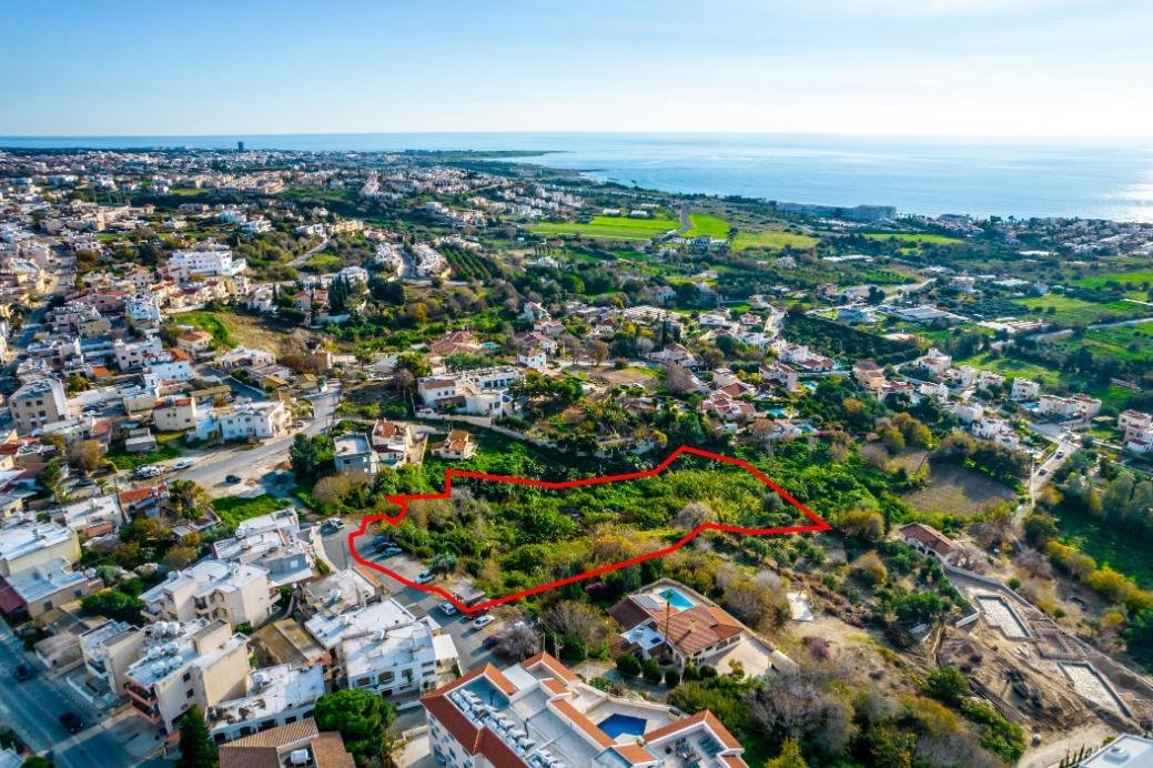 Shared residential field in Chloraka, Paphos photo 3