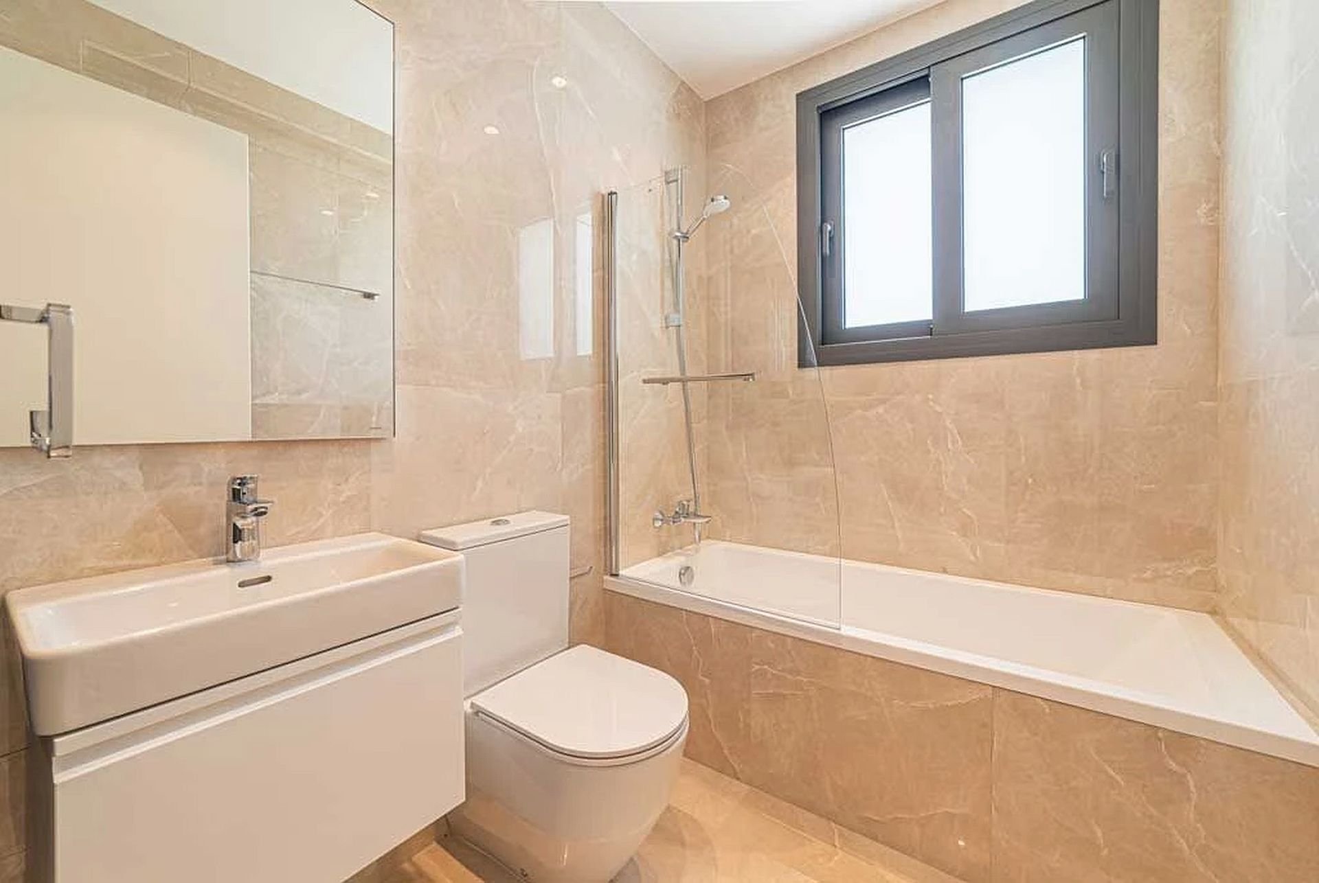 1 BR Apartment in Agios Tychonas, Limassol photo 12