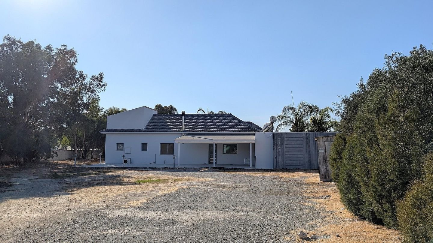 Elegant Detached Home with Pool in Moni, Limassol photo 3