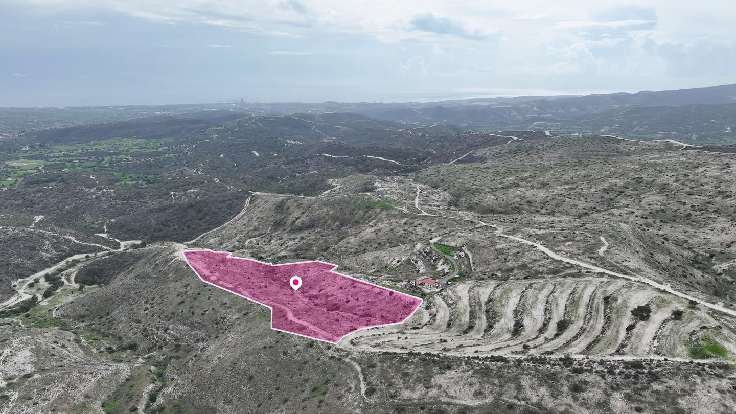 Large Agricultural field in Choirokoitia, Larnaca photo 3