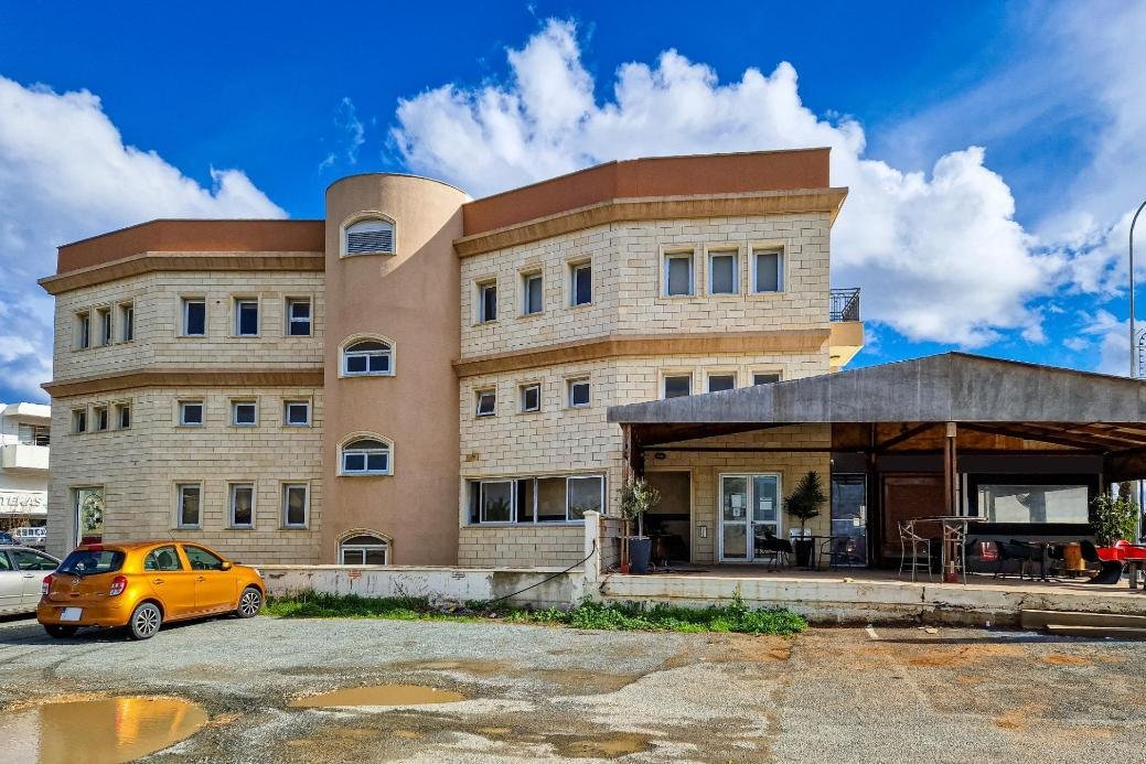 Shared mixed-use building in Deryneia, Famagusta photo 3