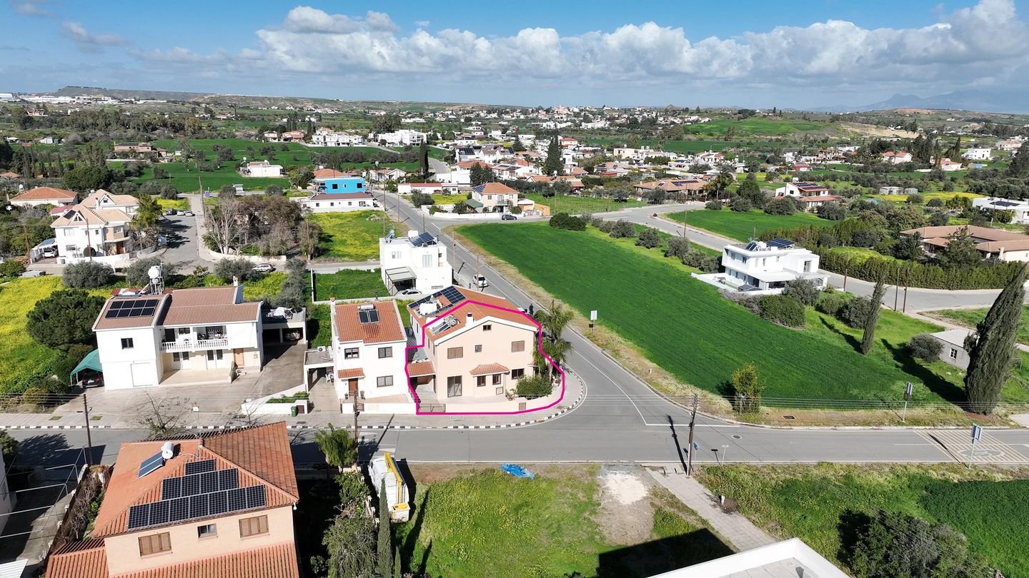 Two-Storey Semi-Detached House in Psimolofou, Nicosia photo 5
