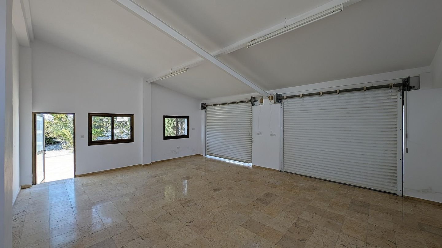 Four Bedroom Luxury Mansion with Private Pool in Pyla, Larnaca photo 44