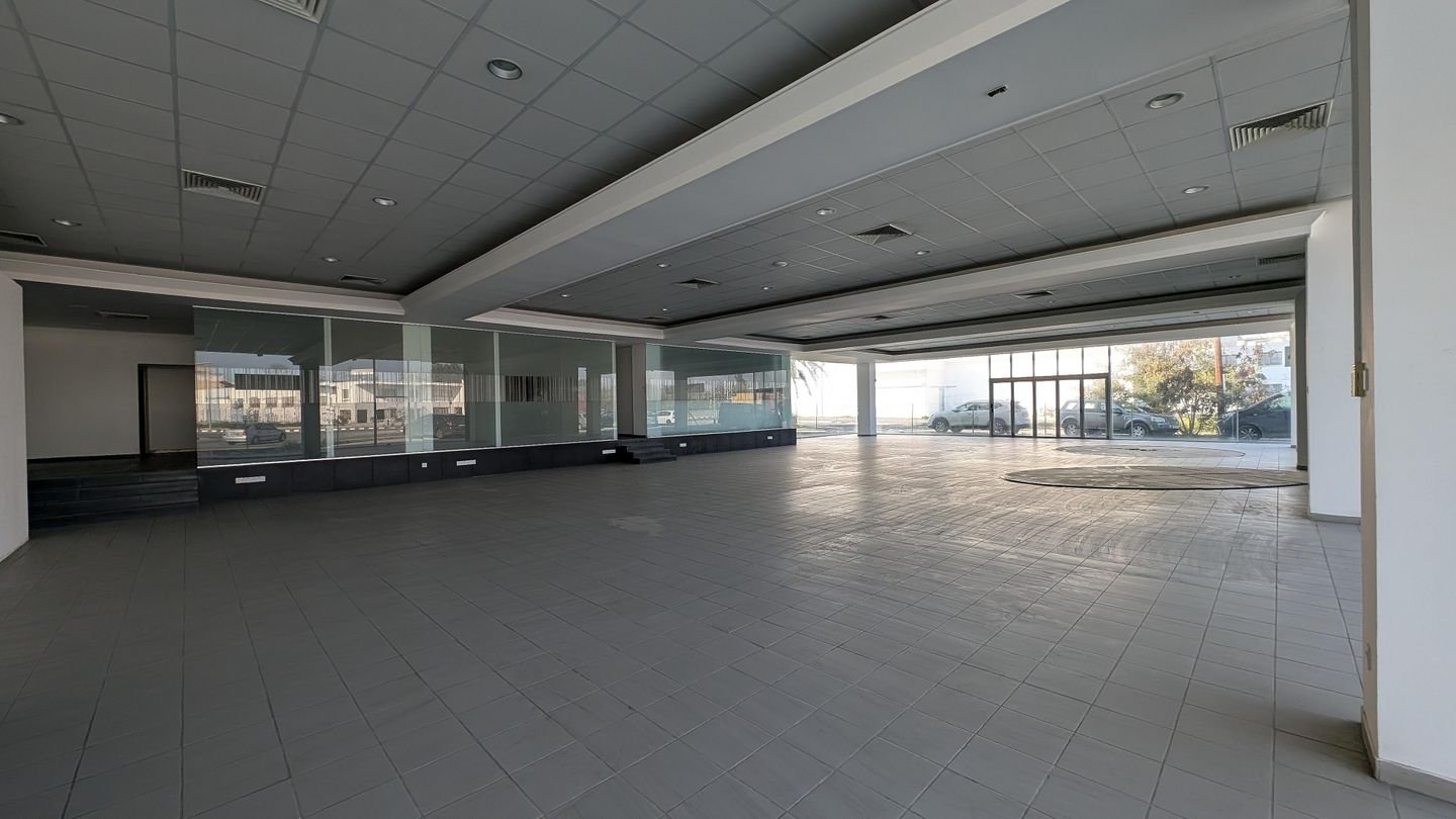 Building with Showroom in Kaimakli, Nicosia photo 12