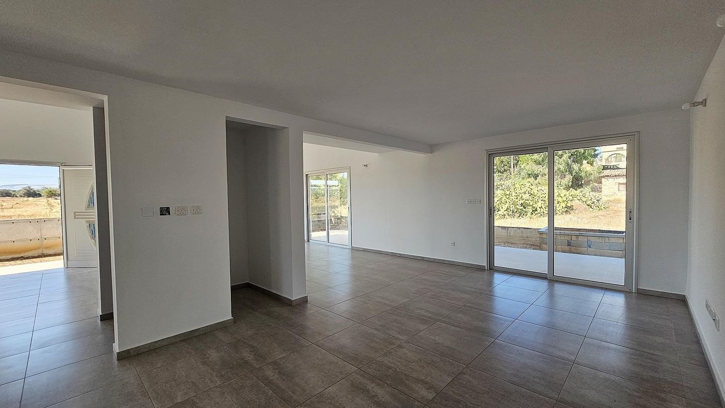 Charming Metallic-Frame Detached Home with Attic – Peristerona, Nicosia photo 10