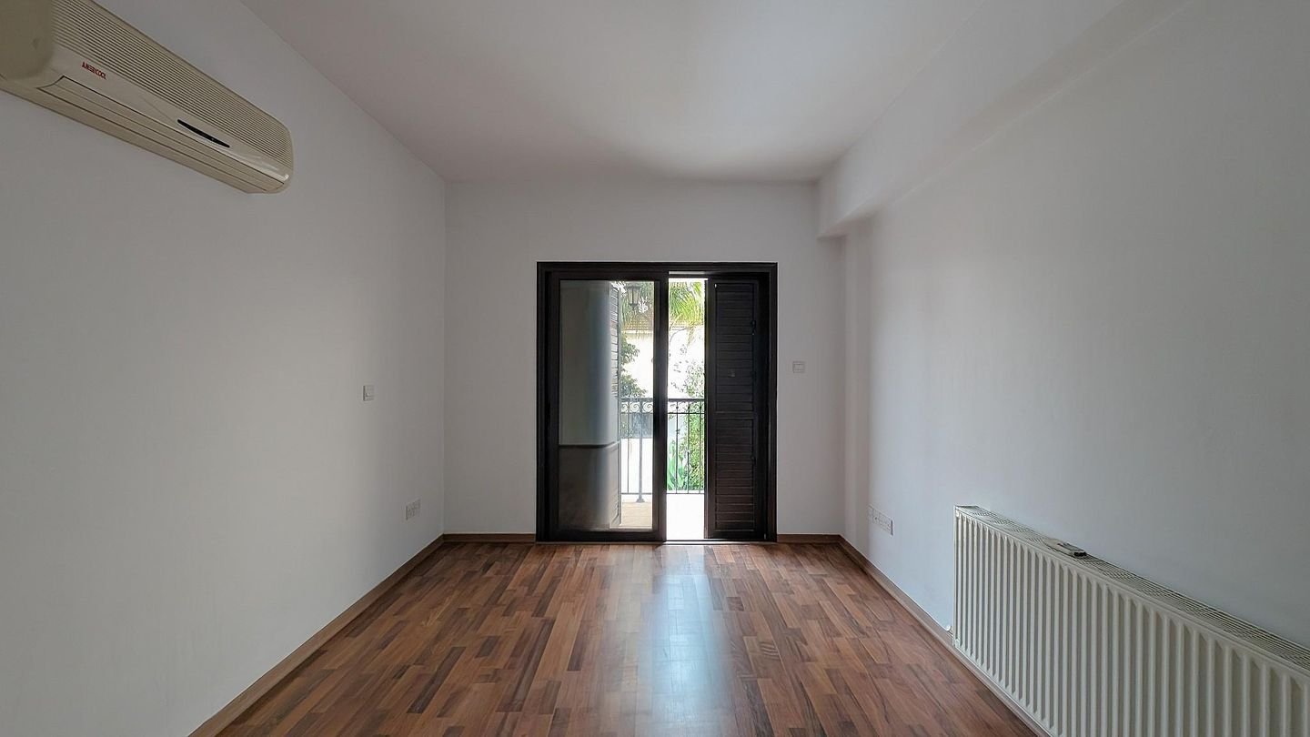 Elegant 3-bedroom semi-detached house in Engomi, Nicosia photo 22