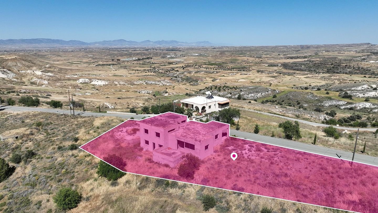 Incomplete house located in Kato Moni, Nicosia photo 4