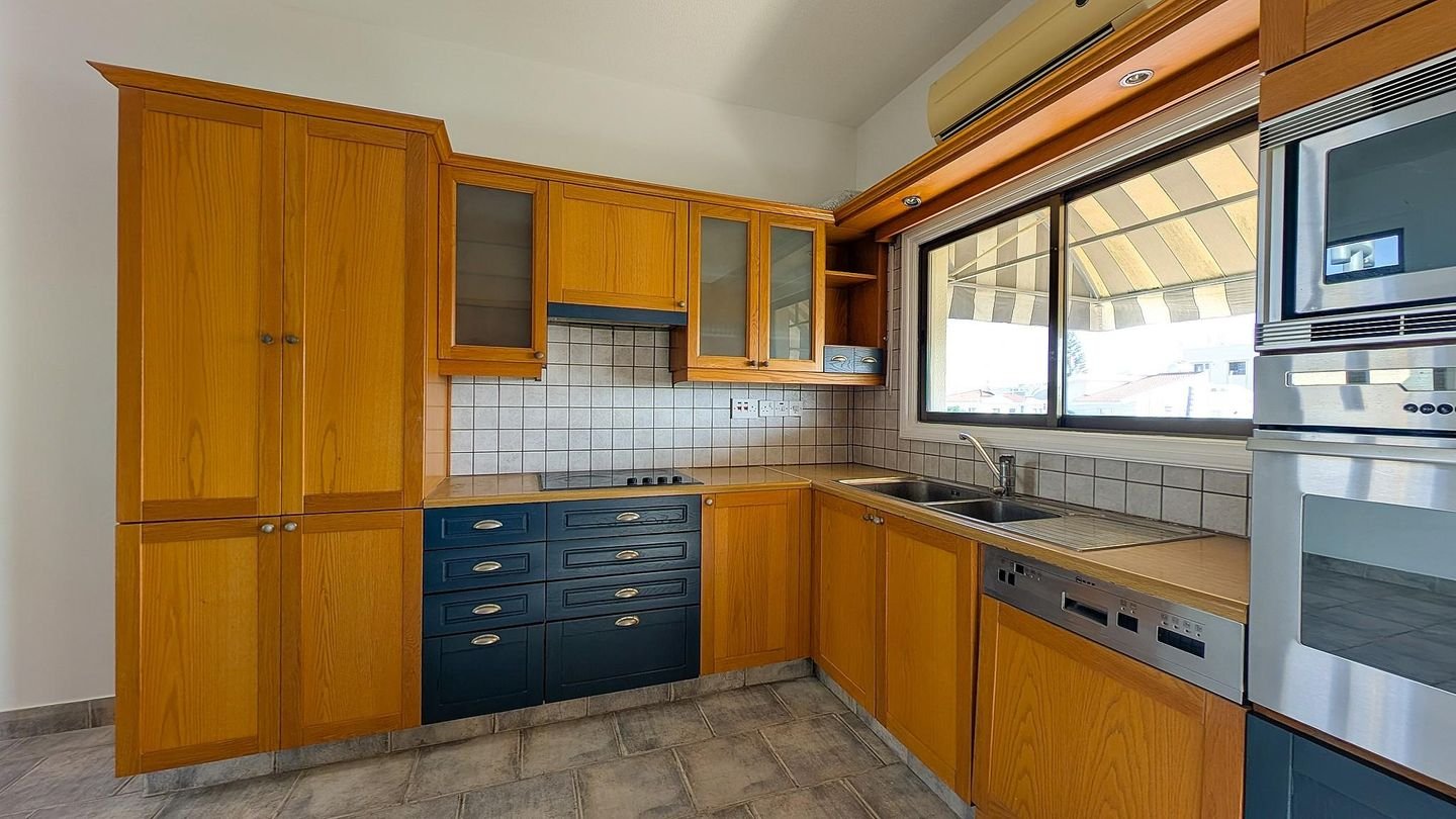 2-Bedroom Apartment with Rooftop Studio in Sotiros Quarter, Larnaca photo 12