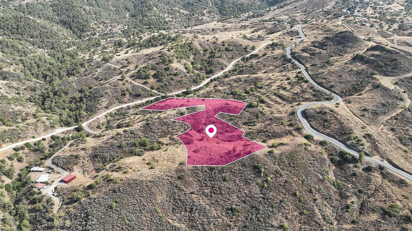 Field in Pano Pyrgos, Nicosia photo 3