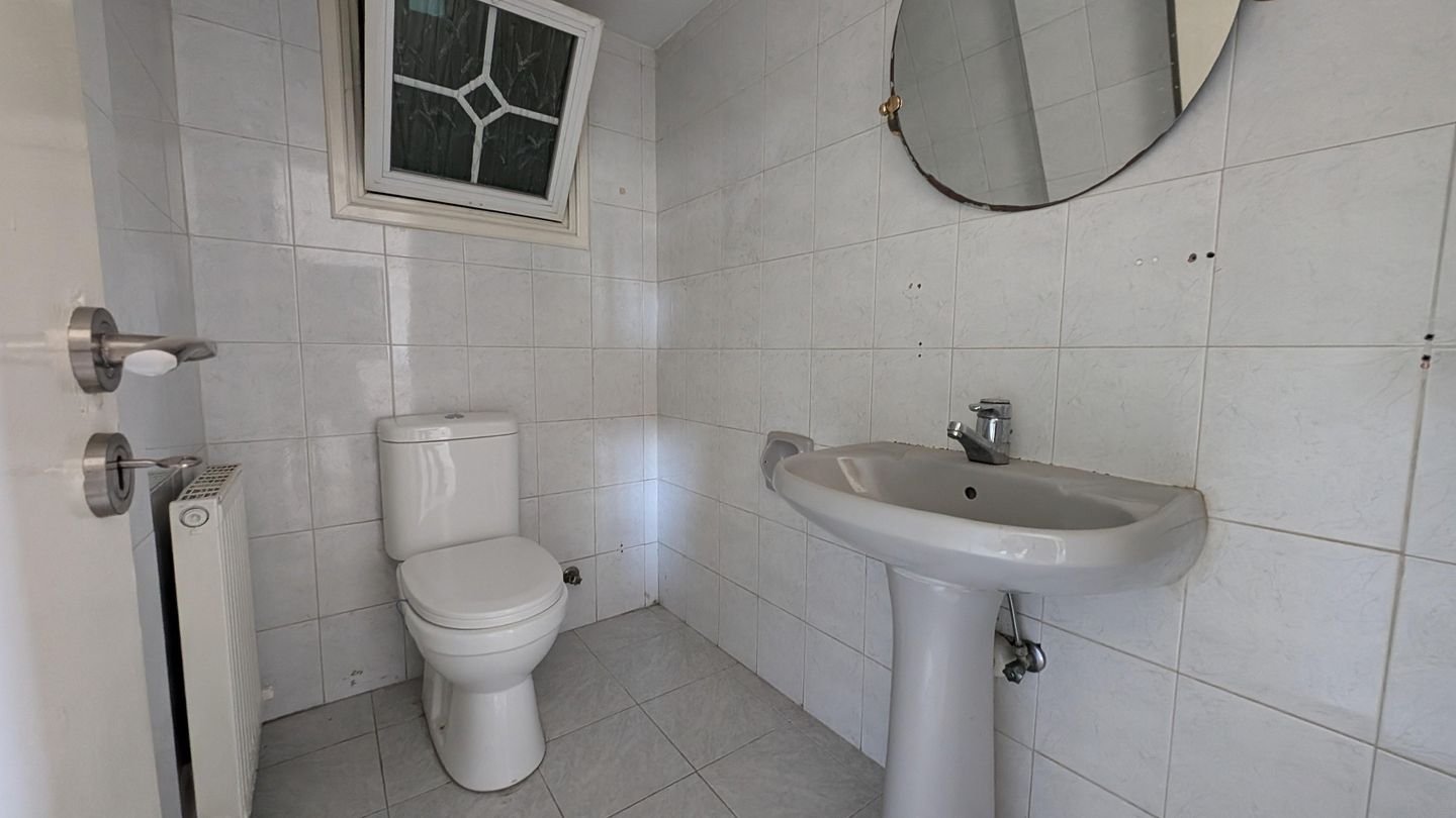 Three-storey building, located in Kaimakli, Nicosia photo 19