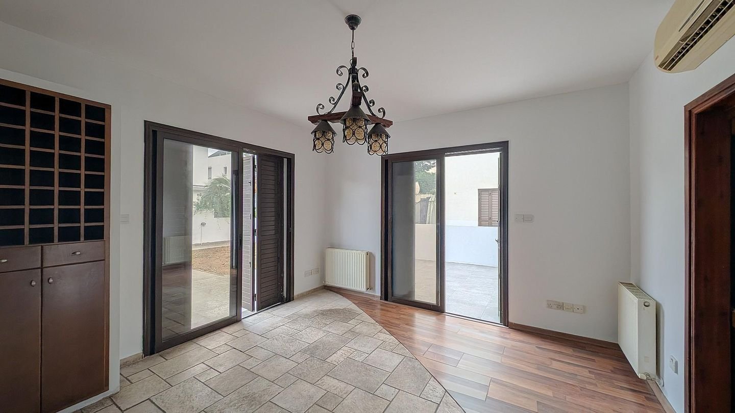Elegant 3-bedroom semi-detached house in Engomi, Nicosia photo 17
