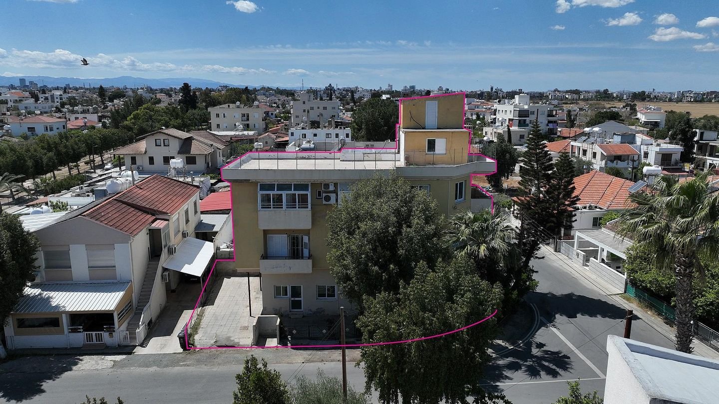 Three-storey building, located in Kaimakli, Nicosia photo 1
