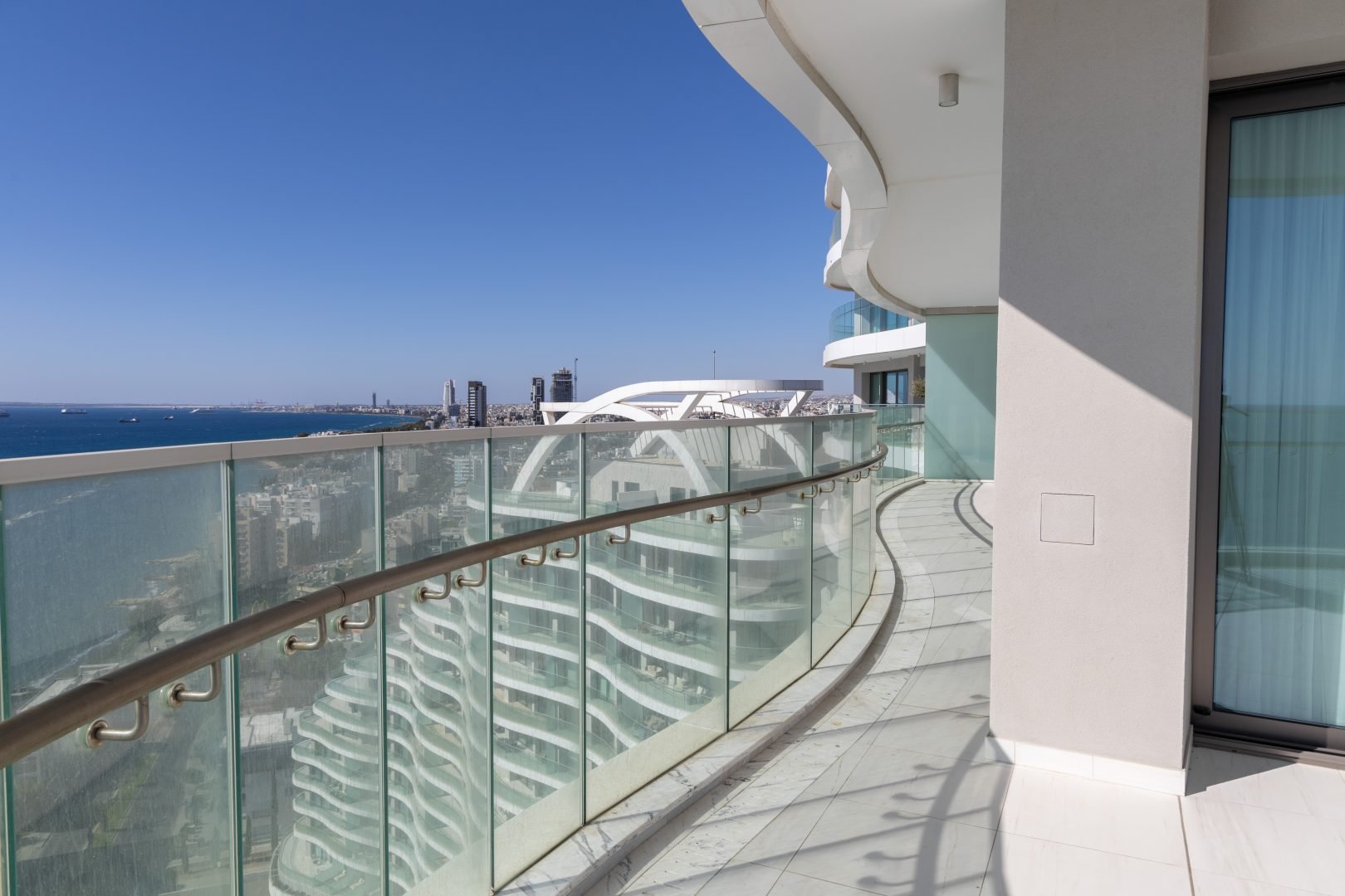 5 BR Penthouse in Germasogeia, Limassol photo 16