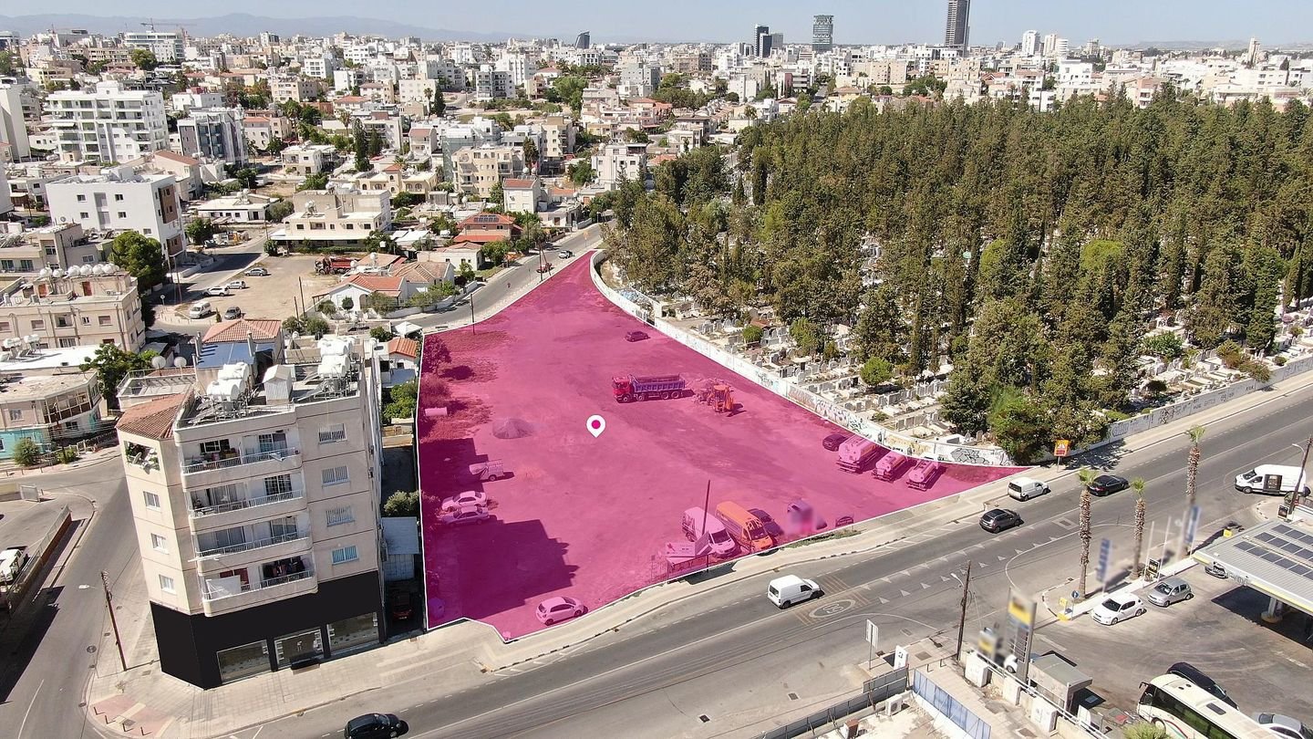 Commercial (Share 16%) and residential (share 50%) fields in Nicosia photo 2