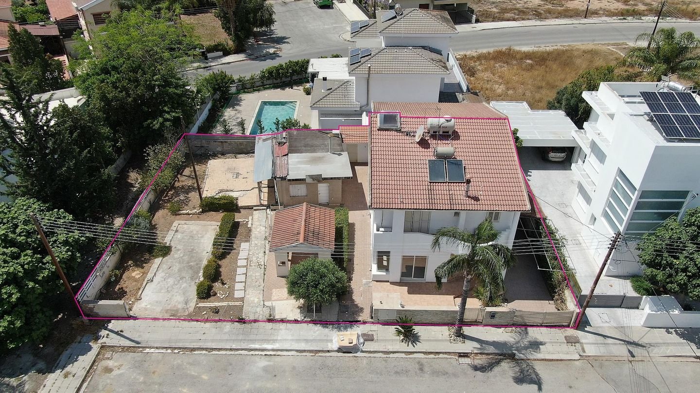 Four bedroom house with attic, in Lakatamia, Nicosia. photo 3
