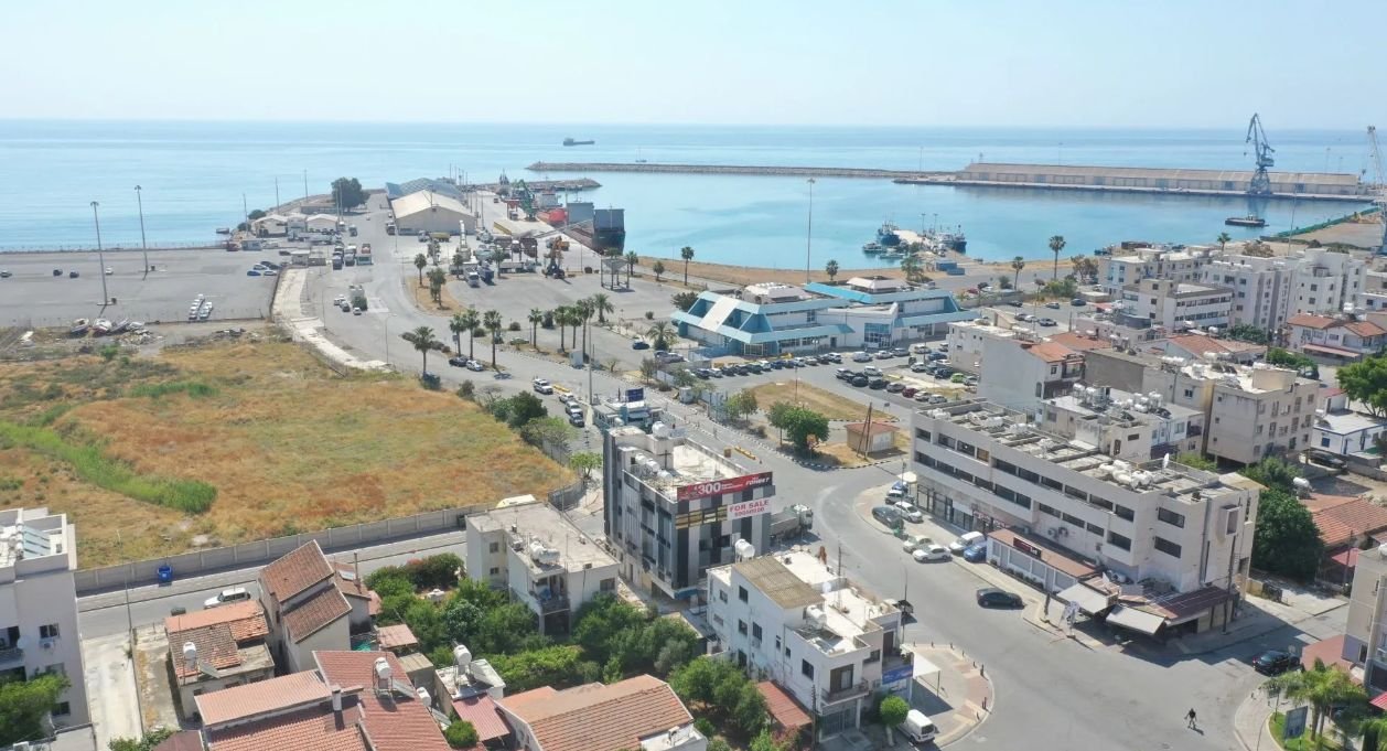 1 BR Hotel Apartment in Larnaca photo 12