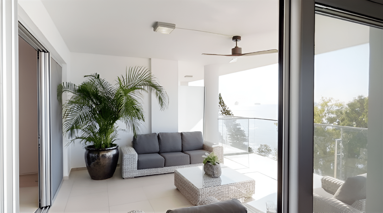 4 BR Luxury Apartment in Agios Tychonas, Limassol photo 3