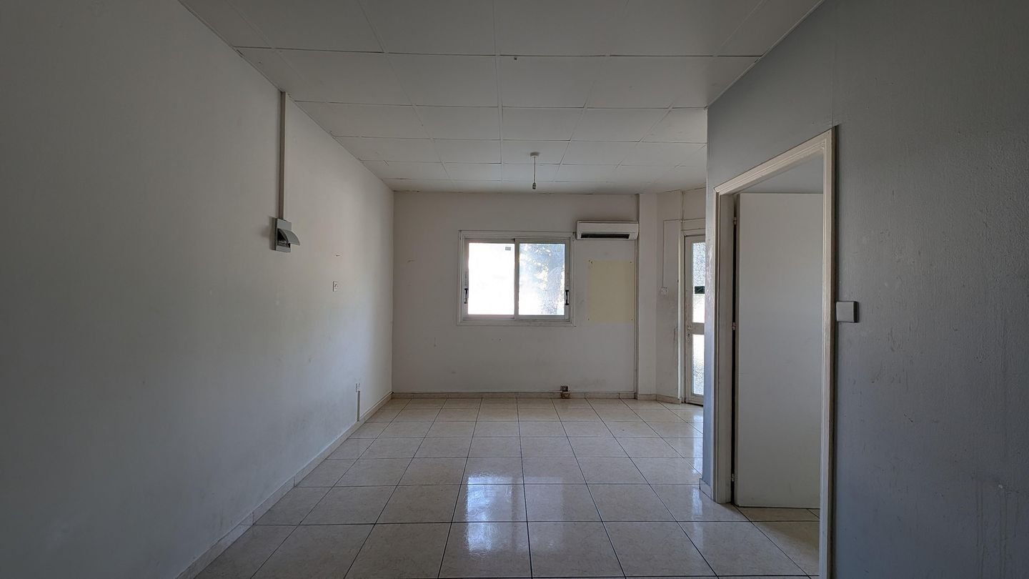 Three-storey building, located in Kaimakli, Nicosia photo 11