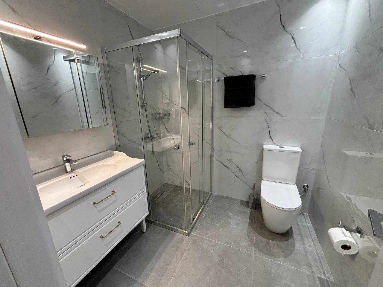 3 BR Apartment in Agios Tychonas, Limassol photo 12