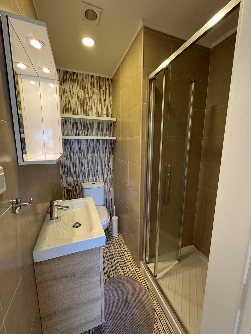 3 BR Apartment in Agios Tychonas, Limassol photo 9