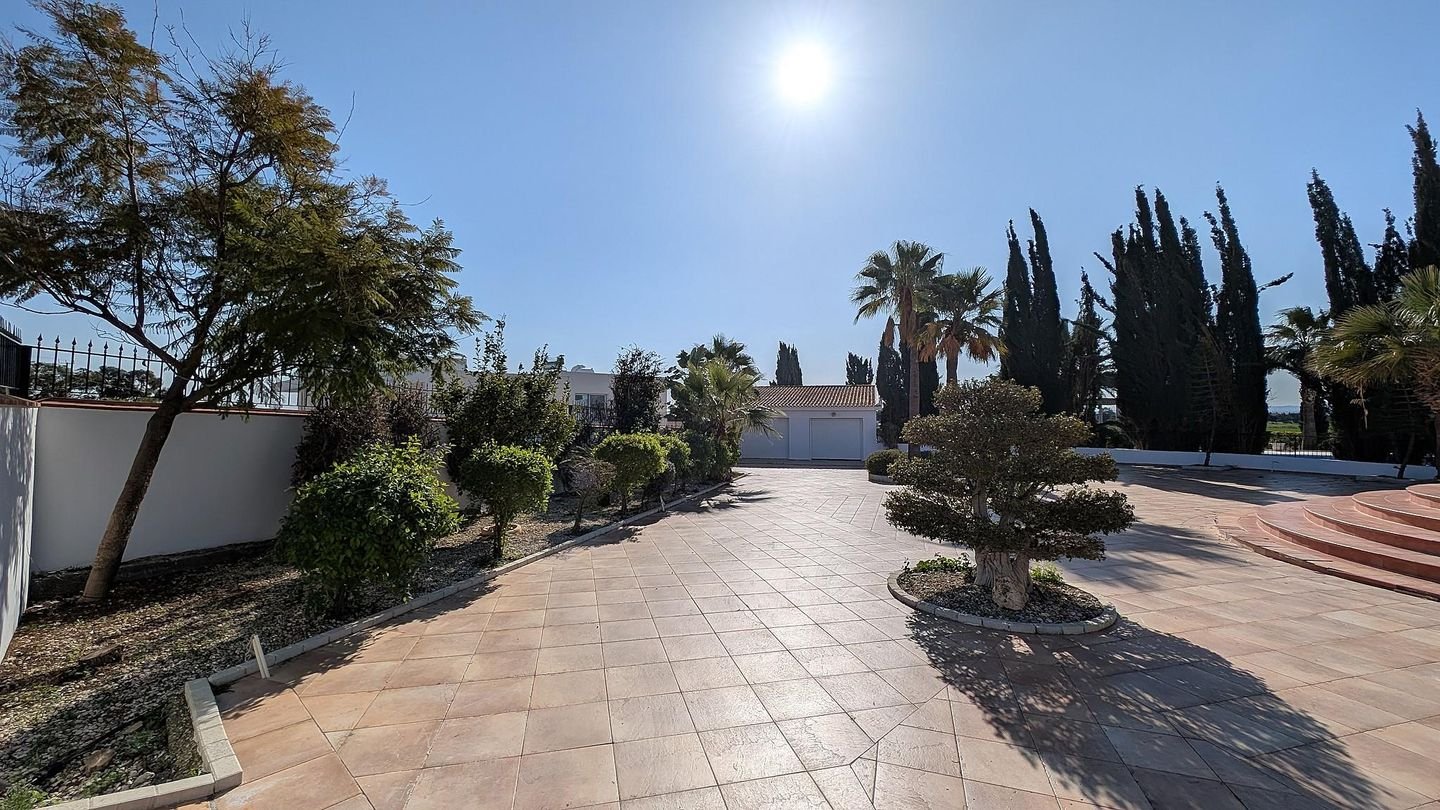 Four Bedroom Luxury Mansion with Private Pool in Pyla, Larnaca photo 46