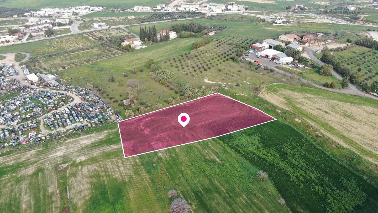 Residential field, Geri photo 1