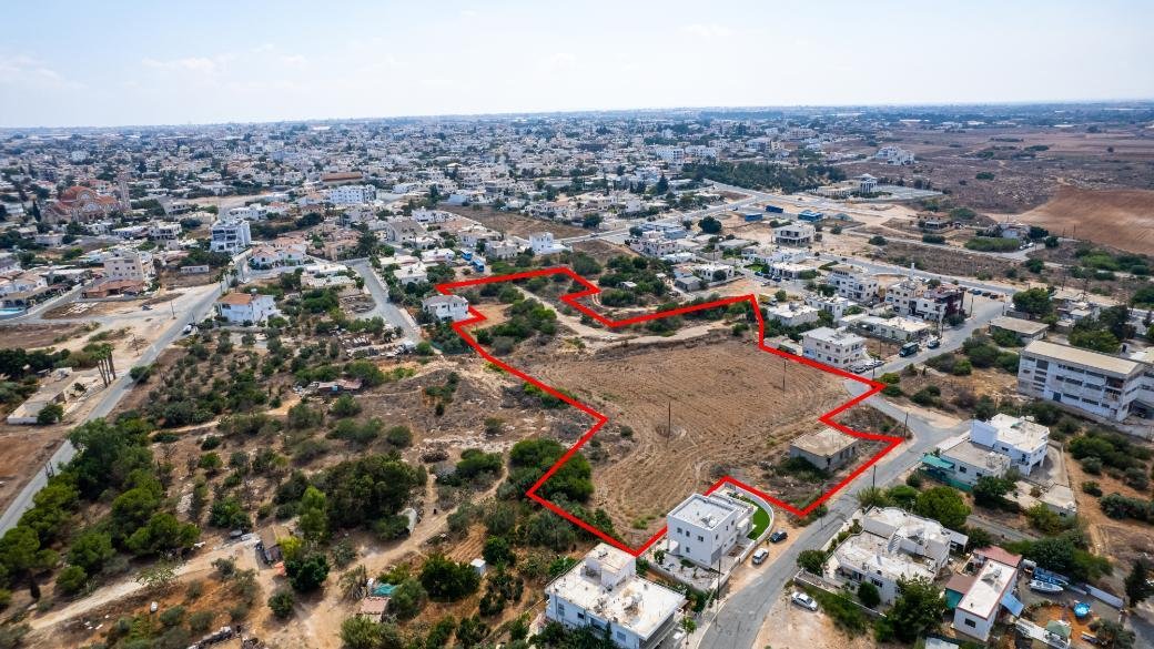 Shared residential field in Deryneia, Famagusta photo 4