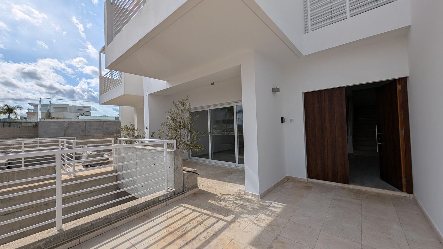 Coastal Two-storey semi-detached house, in Cavo Greco, Paralimni, Ammochostos photo 24