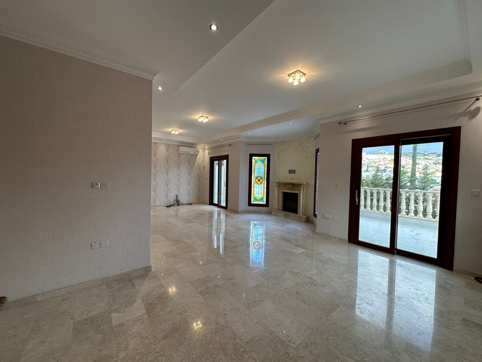 4 BR Villa in Mouttagiaka, Limassol photo 5