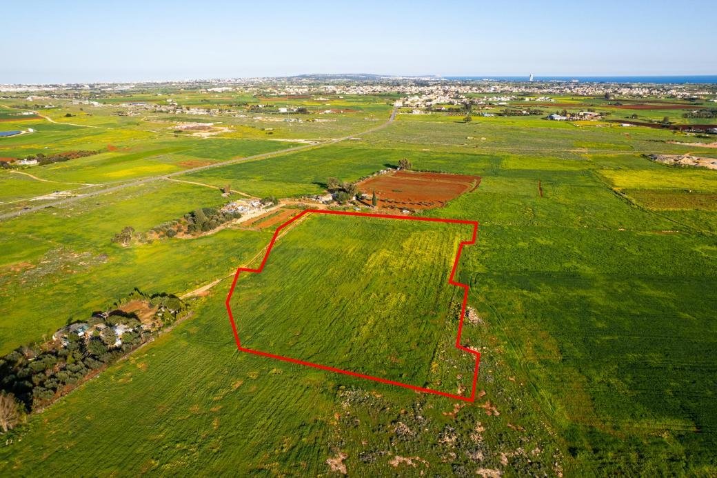 Shared agricultural field in Avgorou, Famagusta photo 2