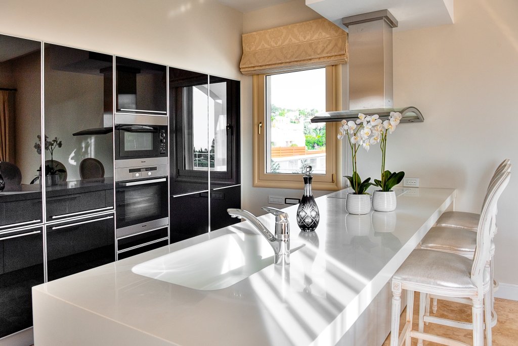 4 BR Villa in Agios Tychonas, Limassol photo 3