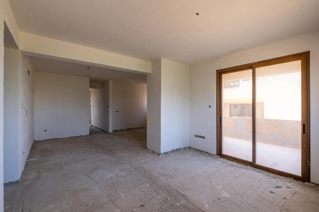 Incomplete 3 bedroom apartment in Polemidia, Limassol photo 9